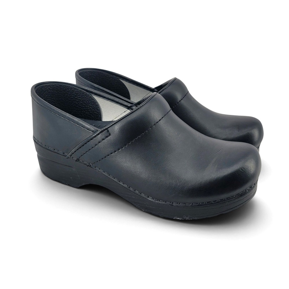 Dansko Professional Black Leather Clogs 38 Nurse Comfort Workwear Quiet Luxury